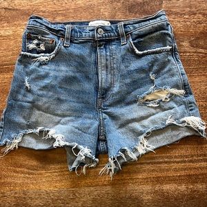 Abercrombie & Fitch High Rise 4” Short